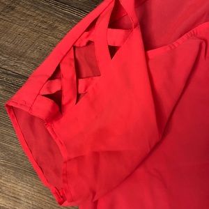 Express Tops - Hot pink Express top w. criss-cross open shoulder Express Tops - Hot pink Express top w. criss-cross open shoulder